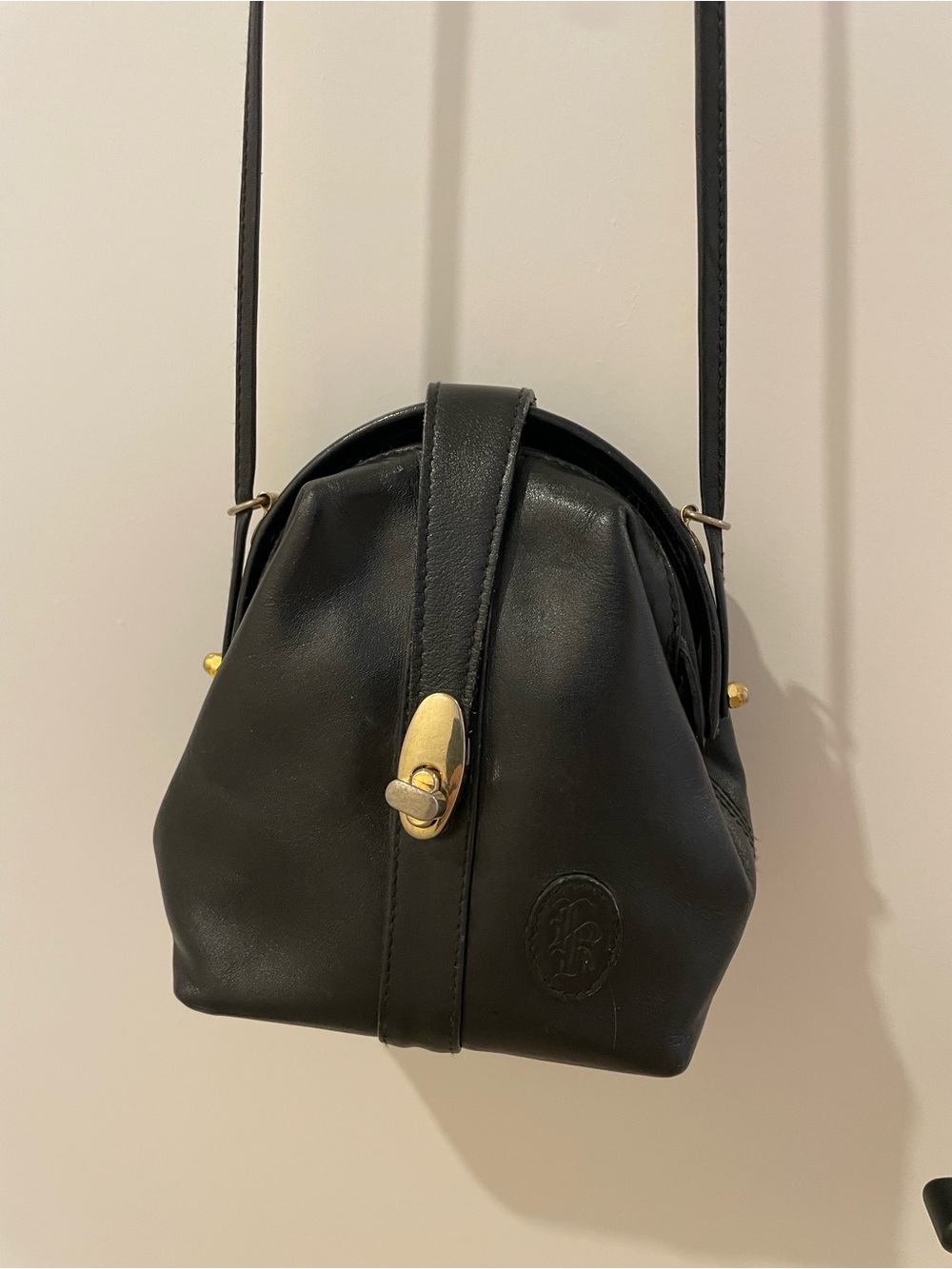 Vintage genuine leather pouch purse in black